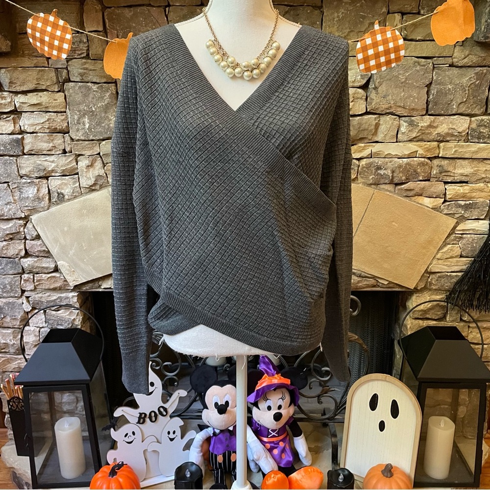NWOT Gray Cross Front Wrap Sweater V-Neck XL
